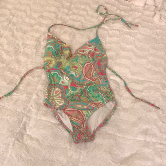 Like New Lily Pulitzer One Piece Swimsuit sz 2 - Picture 1 of 8